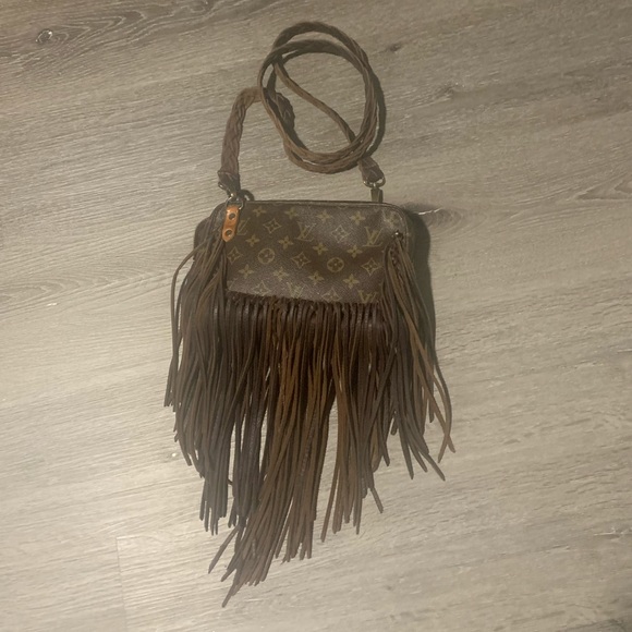 Authentic Louis Vuitton purse - Picture 10 of 10